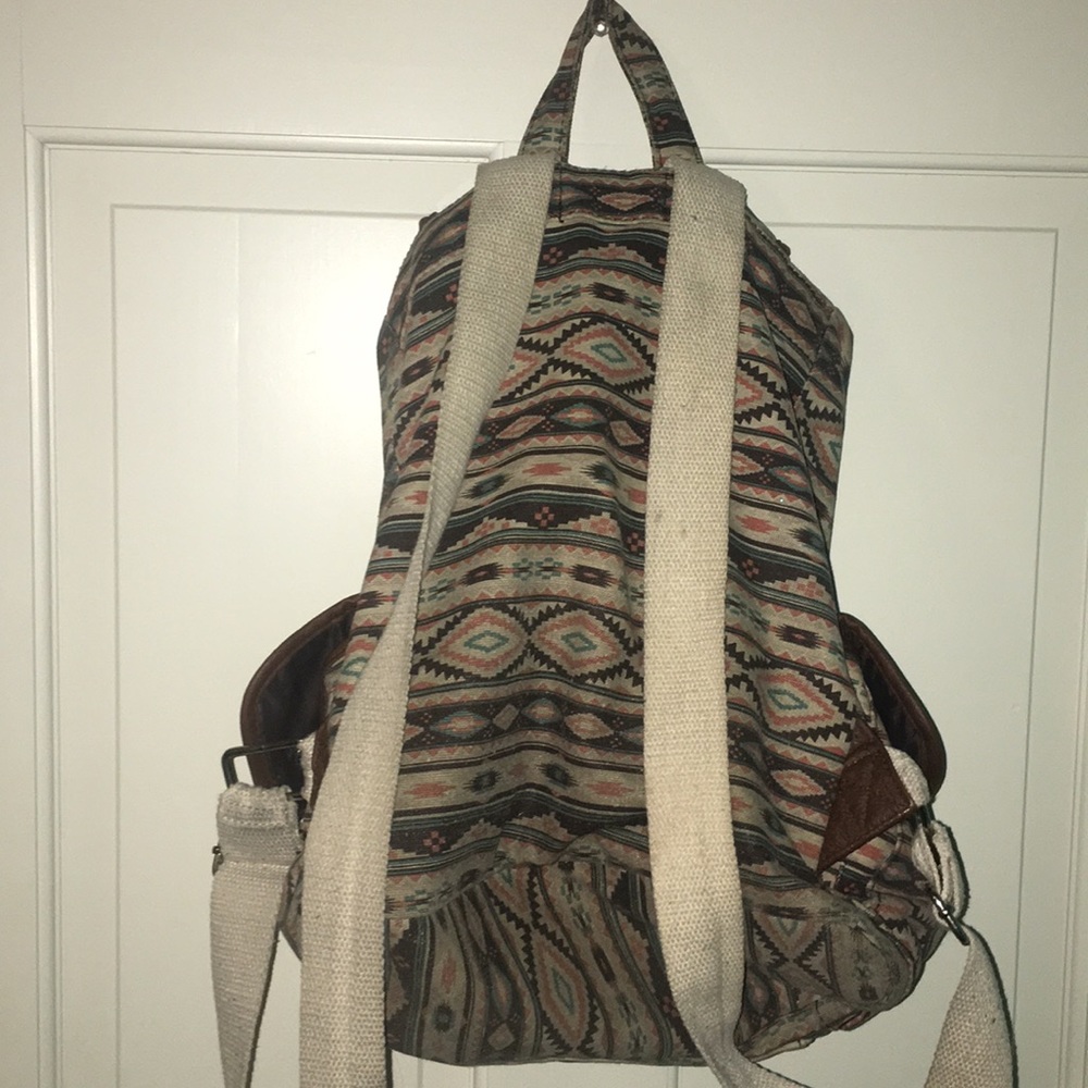 Aztec patterned backpack - Picture 2 of 3